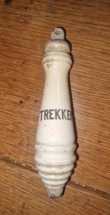 Porseleinen WC Trekker aan Ketting beschikbaar voor biedingen