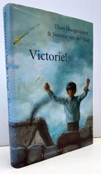 Hoogstraaten, Theo & Vlugt, Simone van der - Victorie (2004), Boeken, Geschiedenis | Stad en Regio, Nieuw, Ophalen of Verzenden