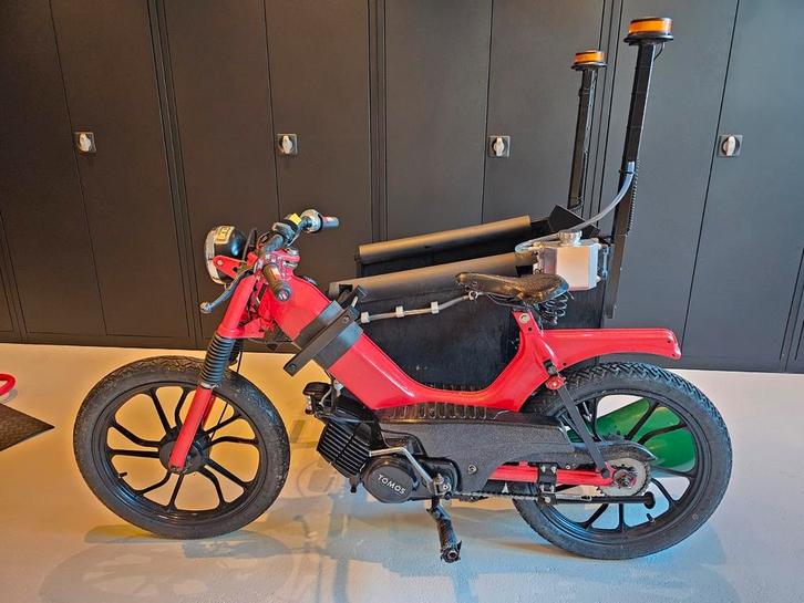 ZEER NETTE TOMOS MET ZIJSPAN, Fietsen en Brommers, Brommers | Tomos, Zo goed als nieuw, Ophalen