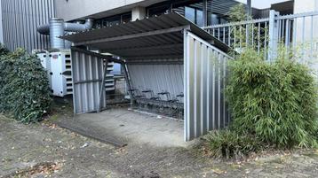 Fietsenhok overkapping fietsenstalling schuilstal evt 2 stuk beschikbaar voor biedingen