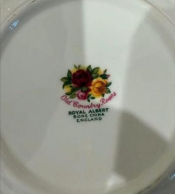 Royal Albert Old Country Roses Servies beschikbaar voor biedingen