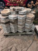 Gratis afhalen: pallet met hexagon tuintegels, Tuin en Terras, Tegels en Klinkers, Ophalen, Gebruikt, 5 tot 10 m², Beton