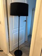 Zwarte staande lamp, Huis en Inrichting, Ophalen, Zo goed als nieuw, 100 tot 150 cm