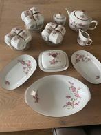 Porselein servies, Antiek en Kunst, Antiek | Servies compleet, Ophalen of Verzenden