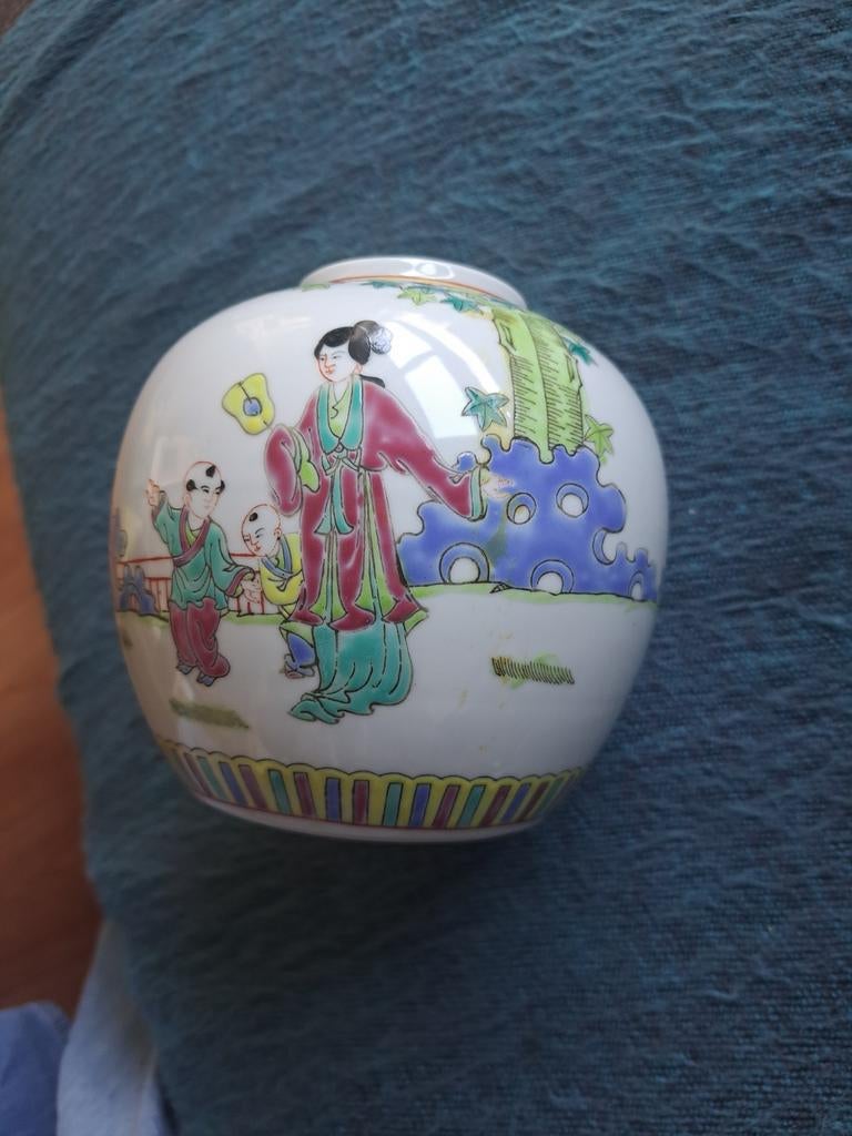 Chinese vintage vaas met kurk. 13 cm hoog., Antiek en Kunst, Ophalen of Verzenden