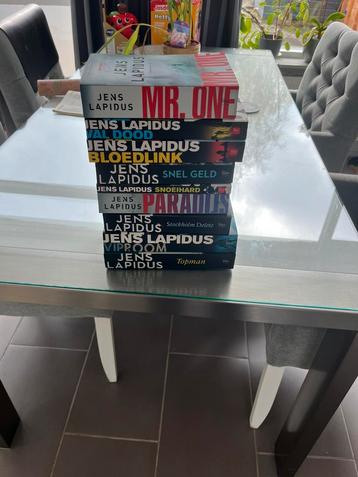 Jens lapidus kompleet beschikbaar voor biedingen
