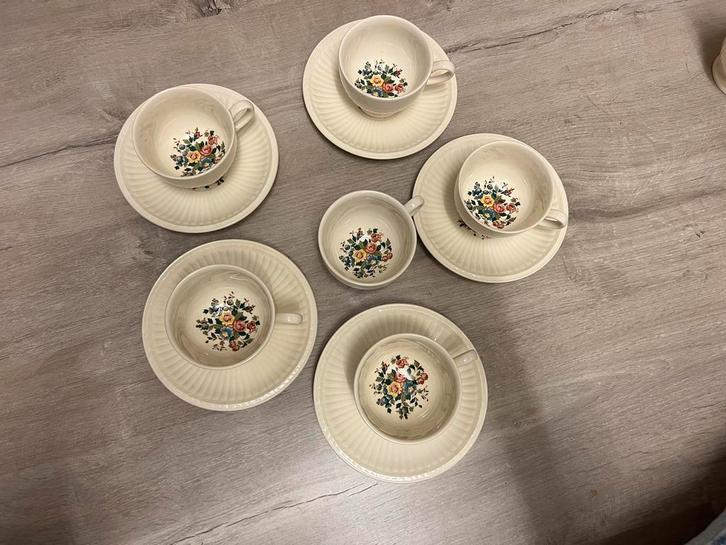 Wedgwood Conway Kop en Schotel Set, Huis en Inrichting, Keuken | Servies, Gebruikt, Kop(pen) en/of Schotel(s), Wedgwood, Porselein
