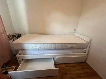 Flekke bedbank wit 