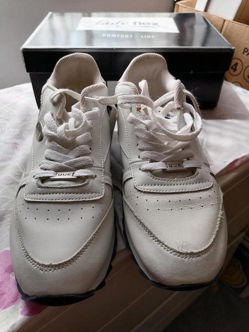 SNEAKERS DAMES ZIJN VAN LEER MAAT 41 2XGEDRAGEN SPORTSCHOOL, Kleding | Dames, Schoenen, Nieuw, Sneakers of Gympen, Wit, Ophalen of Verzenden
