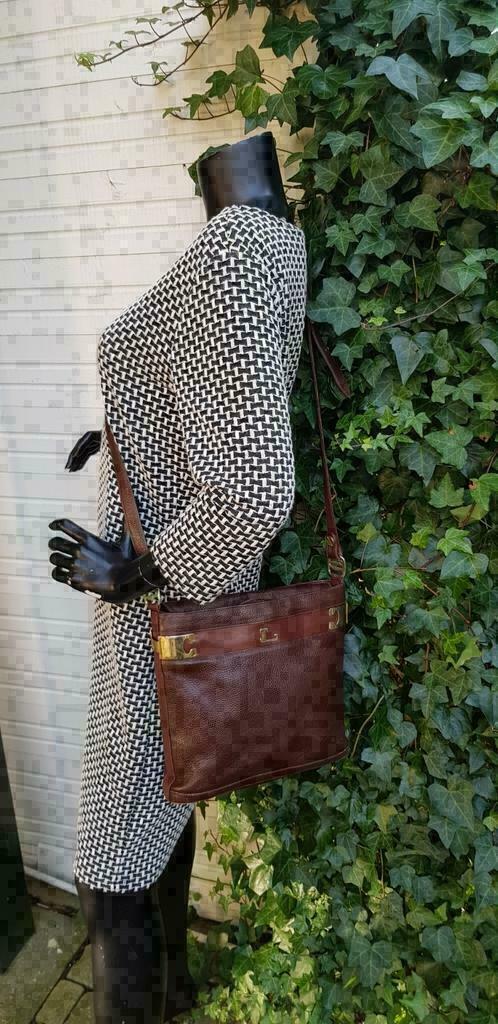 E458 LOUISE FONTAINE bruin echt lederen schoudertas, Sieraden, Tassen en Uiterlijk, Tassen | Damestassen, Ophalen of Verzenden