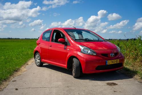 Toyota Aygo 1.0 12V Vvt-i 5DRS 2007 Rood AIRCO, Auto's, Toyota, Particulier, Aygo, ABS, Airbags, Airconditioning, Centrale vergrendeling