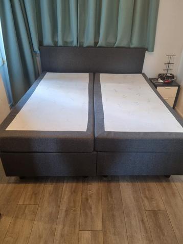 Boxspring 200x180 beschikbaar voor biedingen