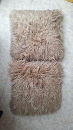 Twee beige sierkussens 40x40 cm, Huis en Inrichting, Woonaccessoires | Kussens, Ophalen, Zo goed als nieuw, Beige, Vierkant