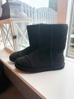 Zwarte halfhoge Uggs - maat 39, Kleding | Dames, Schoenen, UGG, Verzenden, Zwart, Snowboots