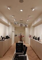 Compleet winkelmeubilair, Ophalen