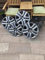 Dacia Stalen velgen 16 inch met originele wieldoppen, Auto diversen, Wieldoppen, Ophalen, Zo goed als nieuw