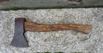 BIJLtje 600 - outdoor - snoei - kloof -oud gereedschap - aks beschikbaar voor biedingen