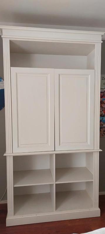 Wandmeubel wit geverfd. h 240 br 126 d 53