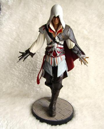 Ezio Assassins Creed II 2 figuur collectors ezio figurerine