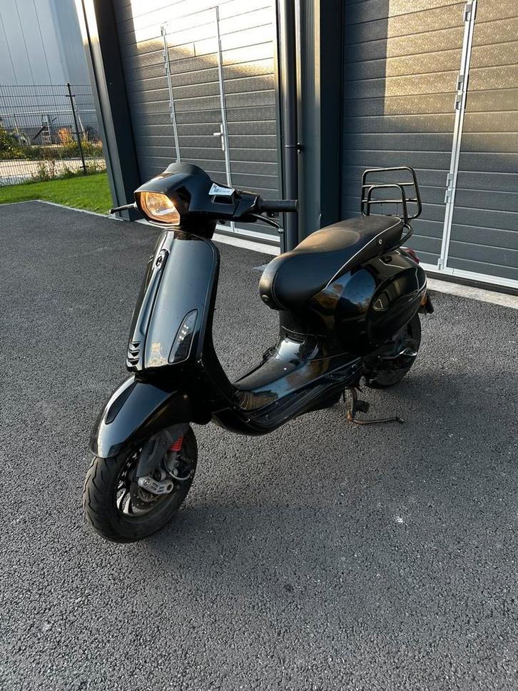 Vespa sprint 4takt snorscooter (opknapper), Motoren, Tuning en Styling, Ophalen of Verzenden
