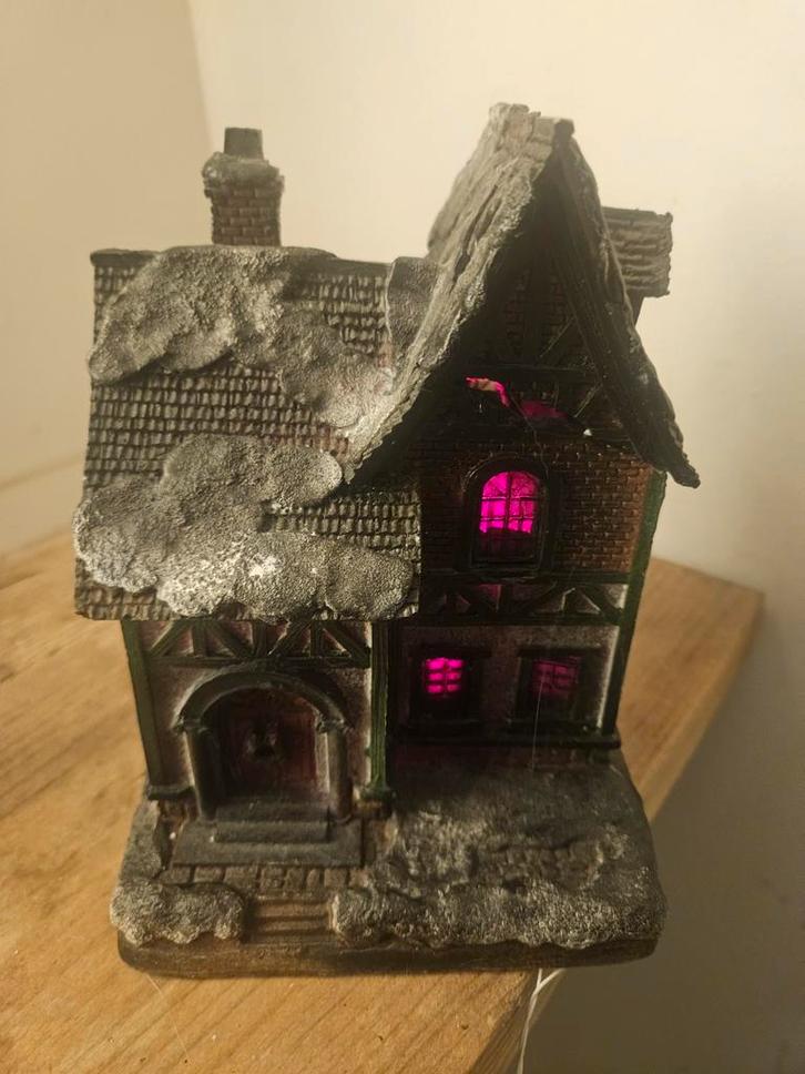 Brandend huisje kerstdorp lemax typisch Hollands kerstdorp, Diversen, Kerst, Gebruikt, Ophalen of Verzenden