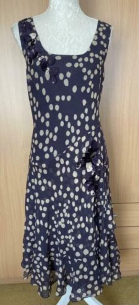 Monsoon jurk van zijde maat S/M [v], Kleding | Dames, Jurken, Zo goed als nieuw, Maat 38/40 (M), Overige kleuren, Onder de knie