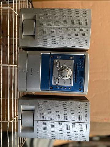 Vintage Welltech stereotoren (radio/cassette/CD) beschikbaar voor biedingen