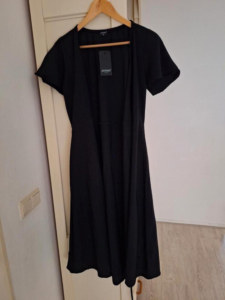 Zwarte Protest jurk - maat S, Kleding | Dames, Jurken, Nieuw, Maat 36 (S), Zwart, Ophalen of Verzenden