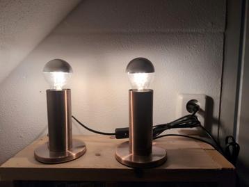 Twee koperen tafellampen