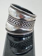 Brede zilveren ring India Style, Sieraden, Tassen en Uiterlijk, Ringen, 18 tot 19, Ophalen of Verzenden, Zo goed als nieuw, Dame