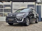 Suzuki Vitara Select Smart Hybrid 1.4 | Trekhaak |, Auto's, Stof, Gebruikt, 4 cilinders, Zwart
