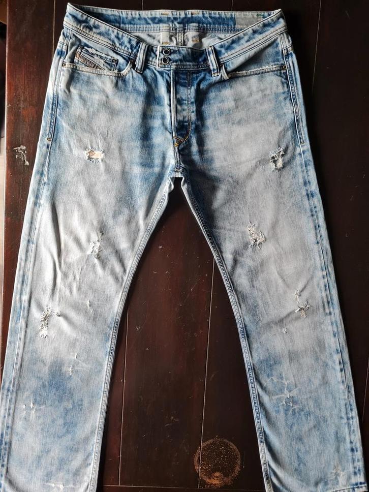 CLASSIC DIESEL VIKER R BOX STRAIGHT DESTROY JEANS SIZE 33/30, Kleding | Heren, Spijkerbroeken en Jeans, Zo goed als nieuw, W33 - W34 (confectie 48/50)