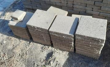 tegels ca. 2,5m2 beschikbaar voor biedingen