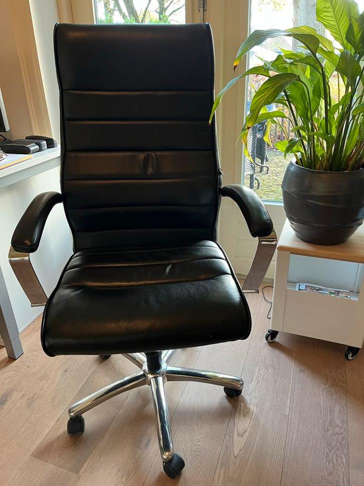 Leren bureaustoel - Stijlvol & Comfortabel, Huis en Inrichting, Bureaustoelen, Gebruikt, Bureaustoel, Zwart, Ergonomisch, Ophalen of Verzenden