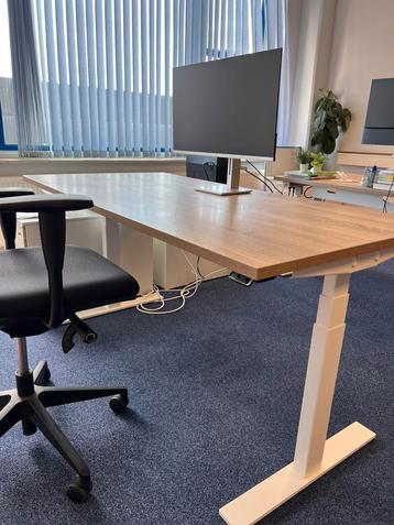 Elektrisch verstelbaar zit-sta bureau GT-VO beschikbaar voor biedingen