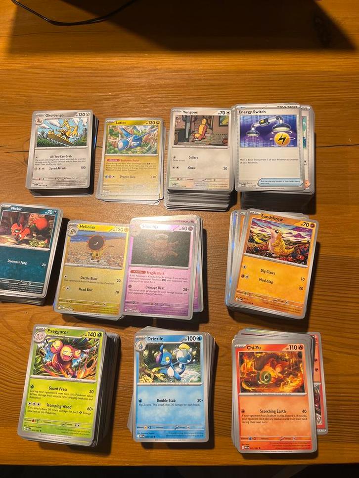 Mega Bulk Pokémon Kaarten - 800+! Serie mega evolution, Hobby en Vrije tijd, Verzamelkaartspellen | Pokémon, Nieuw, Meerdere kaarten