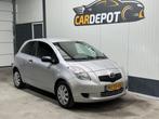 Toyota Yaris 1.3 VVTi Terra, Auto's, Toyota, Origineel Nederlands, Te koop, Zilver of Grijs, 5 stoelen