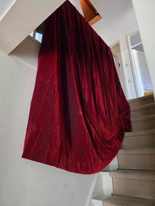 Velours Gordijnen rood., Huis en Inrichting, Stoffering | Gordijnen en Lamellen, Gebruikt, 200 cm of meer, 150 tot 200 cm, Rood