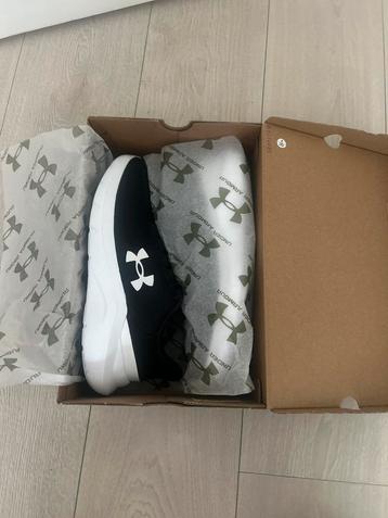 Under Armour UA Phade RN 3 – Maat 43 (US 9.5 / UK 8.5) beschikbaar voor biedingen