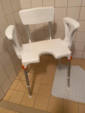 Douche stoel - zeer net en schoon beschikbaar voor biedingen