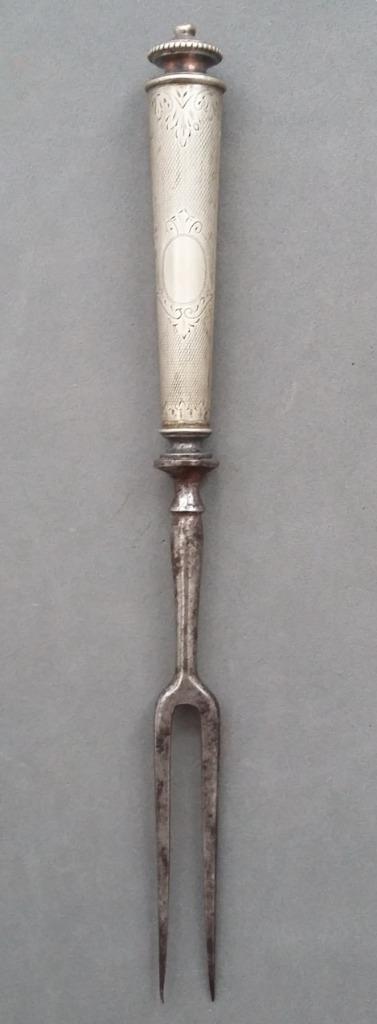 Om 1750 - 1800 Vleesvork Vork Bestek Zilveren Heft Handvat, Antiek en Kunst, Antiek | Goud en Zilver, Zilver, Ophalen of Verzenden