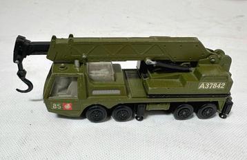 Legertruck Army truck militaire hijskraan A37842 beschikbaar voor biedingen