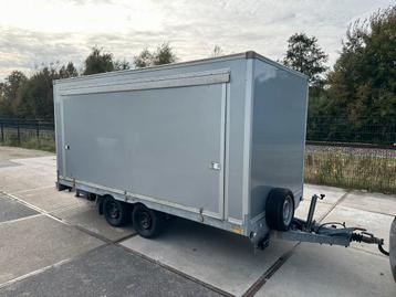 Gesloten aanhanger met klep Sterk aanhanger race / Circuit beschikbaar voor biedingen