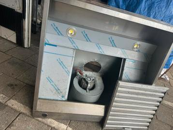 Afzuigkap met motor 100 cm lang 95 breed 40 cm diep beschikbaar voor biedingen