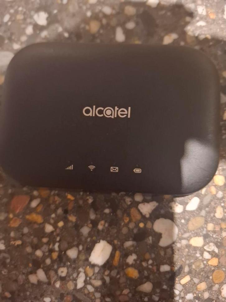 Alcatel MiFi Router - Draagbare WiFi Hotspot, Computers en Software, Routers en Modems, Gebruikt, Router met modem, Ophalen of Verzenden