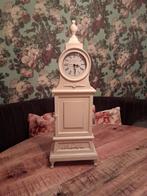 Brocante Klok met Opbergruimte, Antiek en Kunst, Antiek | Klokken, Ophalen of Verzenden