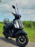 Vespa sprint, Fietsen en Brommers, Scooters | Vespa, Ophalen of Verzenden, Zo goed als nieuw