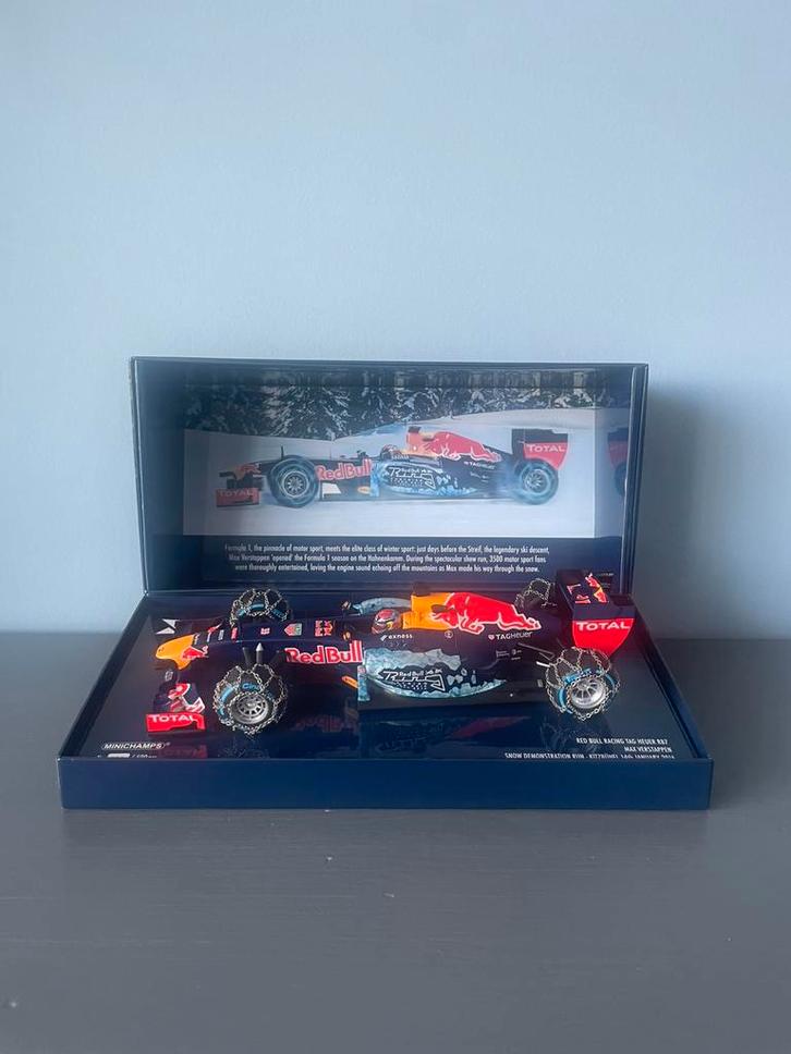 Max Verstappen auto 1:18 2016 Snow Demonstration run, Hobby en Vrije tijd, Modelauto's | 1:18, Zo goed als nieuw, Auto, MiniChamps