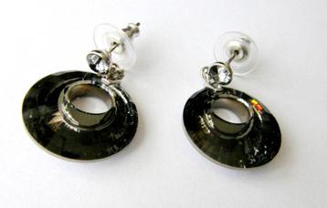 Prachtige Swarovski oorbellen nieuw en ongedragen, Origineel beschikbaar voor biedingen