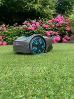 Robotmaaier + garage, Tuin en Terras, Robotmaaiers, Ophalen, Gebruikt, Bestuurbaar via app, Minder dan 20 cm